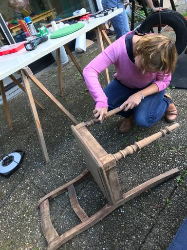 alter Stuhl wird aufgefrischt